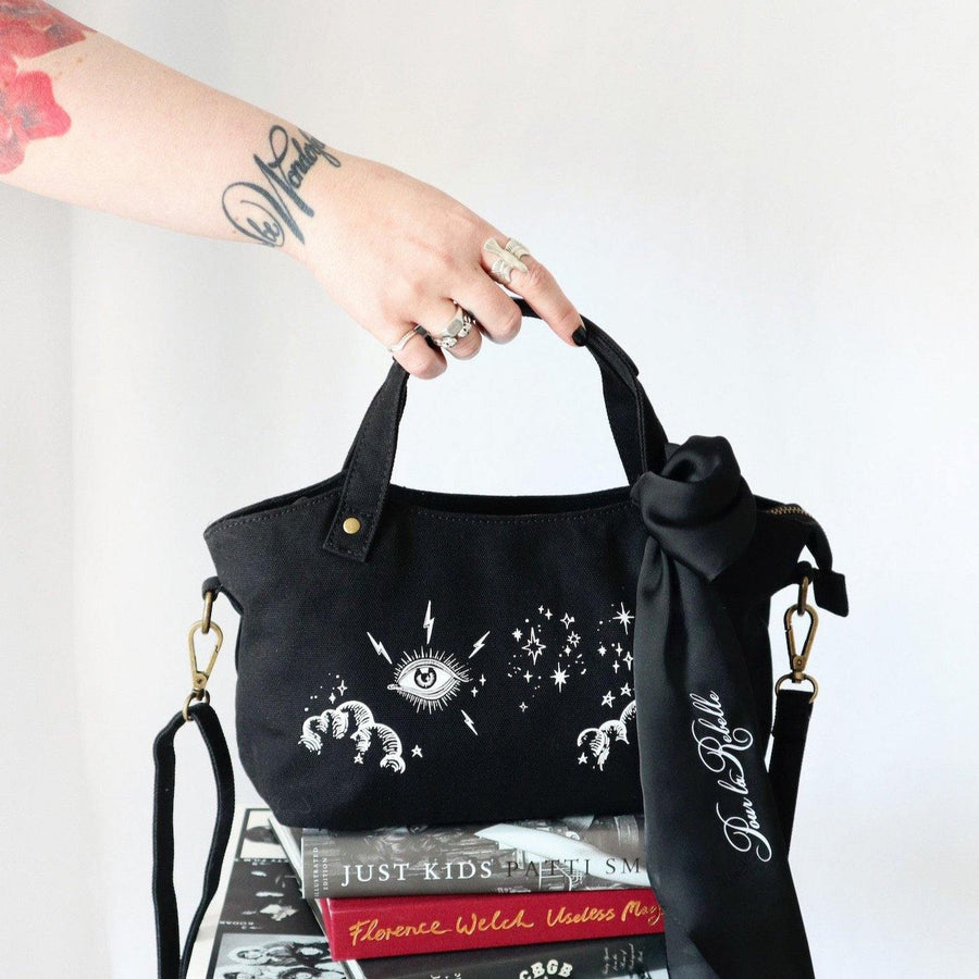 Celestial Handtasche im Gothic Stil, alternativer und mystischer Accessoire mit himmlischem Design, einzigartige Tasche für Damen von Pour la Rebelle