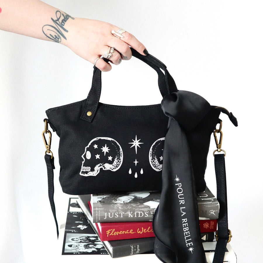 Stern Totenkopf Handtasche im Gothic Stil, alternativer und auffälliger Accessoire mit Totenkopf-Design, rebellische Tasche für Damen von Pour la Rebelle