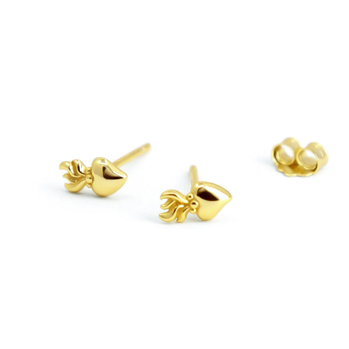 Flammende Herz Ohrstecker aus 14K vergoldetem 925 Silber, Ex Voto Herz Ohrringe, auffälliger und alternativer Schmuck, einzigartiges Design, stilvolle Ohrringe für Damen von Pour la Rebelle