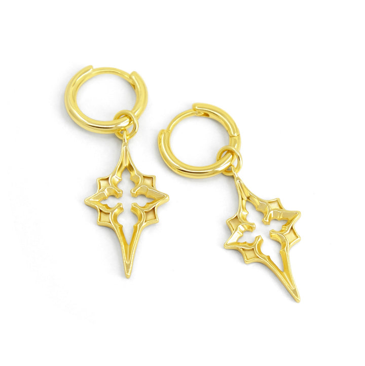 Gothic Kathedralen Stern Ohrringe aus vergoldetem 925 Silber, alternativer und mystischer Schmuck, detailreiche goldene Ohrringe mit Kathedralen-Stern-Design für Damen von Pour la Rebelle.
