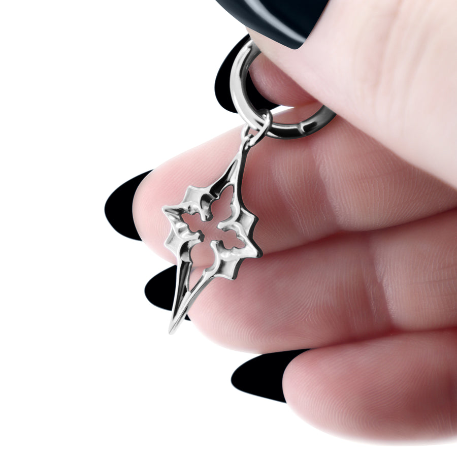 Gothic Kathedralen Stern Ohrringe aus 925 Silber, alternativer und mystischer Schmuck, detailreiche silberne Ohrringe mit Kathedralen-Stern-Design für Damen von Pour la Rebelle.