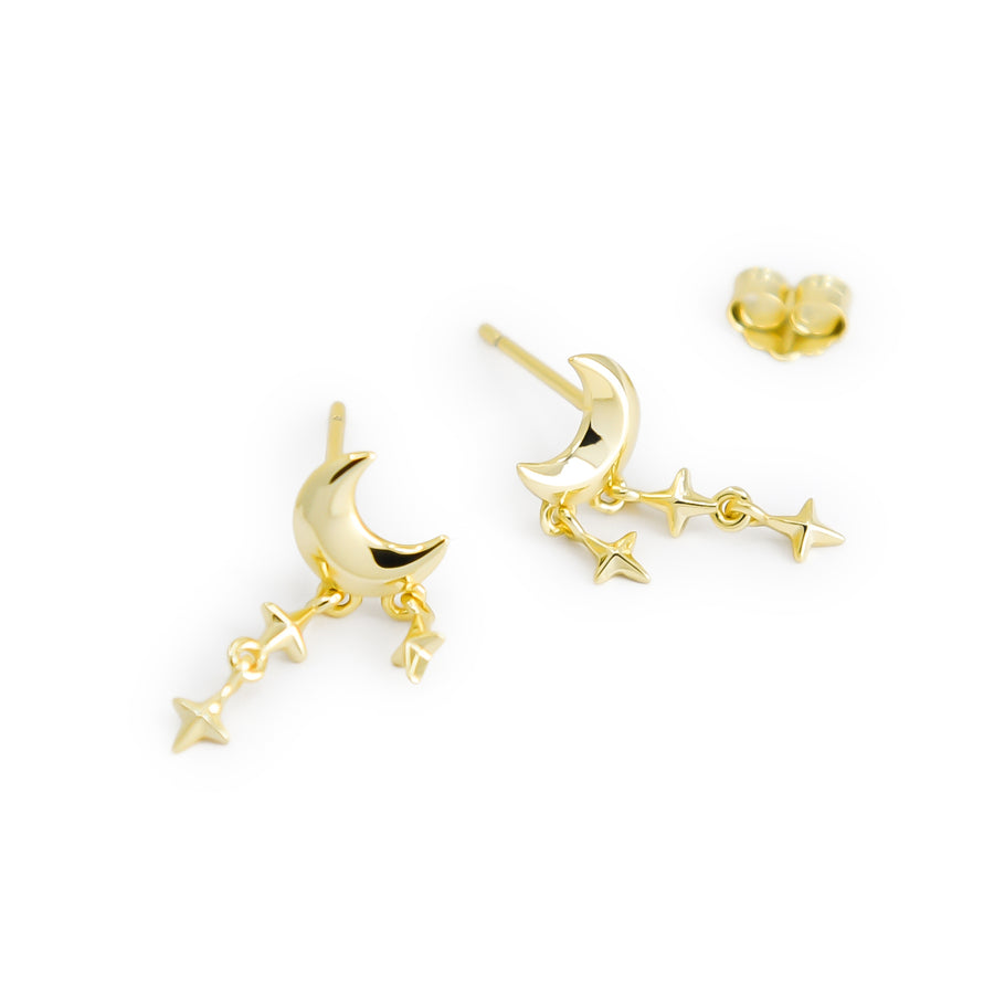 Hängende Mond Stern Ohrstecker aus vergoldetem 925 Silber, alternativer und Gothic Schmuck, mystische goldene Ohrringe mit Mond- und Stern-Design für Damen von Pour la Rebelle.
