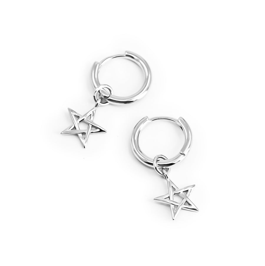 Pentagramm Ohrringe aus 925 Silber, alternativer und Gothic Schmuck, detailreiche silberne Ohrringe mit Pentagramm-Design für Damen von Pour la Rebelle.