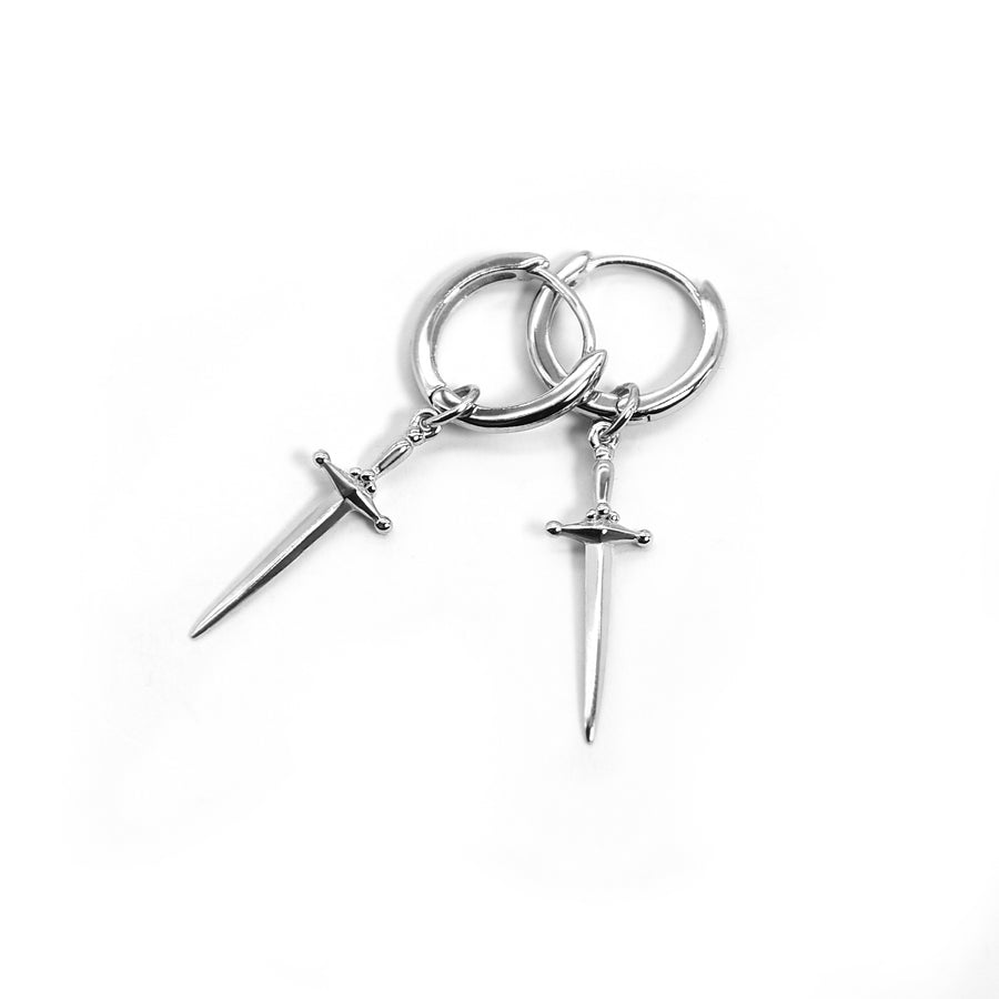 Schwert Ohrringe Silber 925, Creiolen mit Anhänger Schwert, Dolch Ohrringe, Punk Ohrringe, Cooler Silberschmuck von Pour la Rebelle