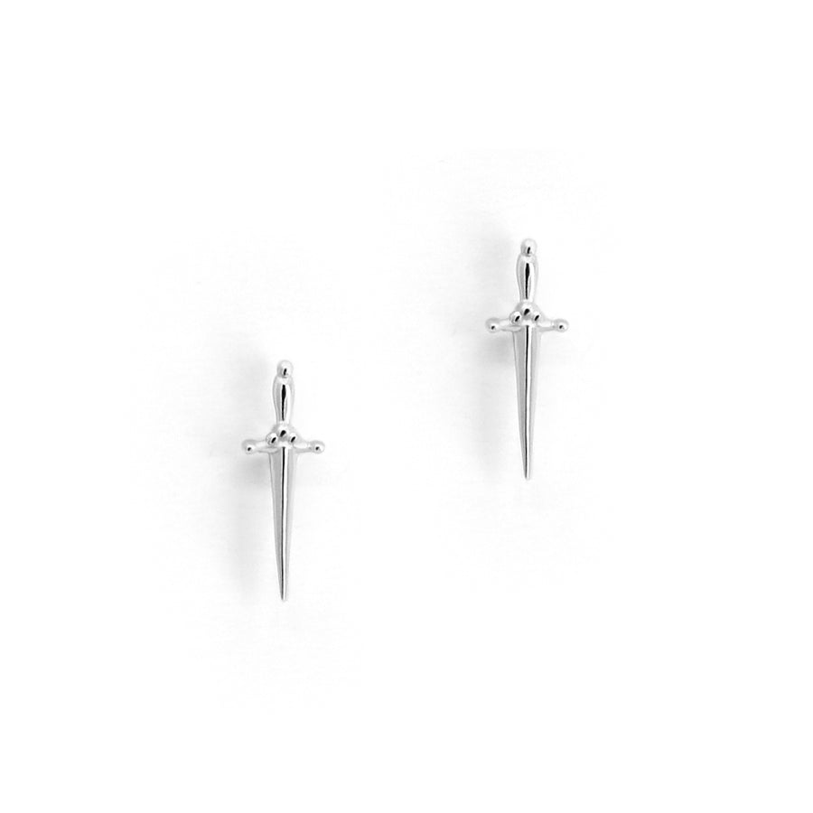 Schwert Ohrstecker aus 925 Silber, kleiner Dolch Ohrring, minimalistischer und alternativer Schmuck, Gothic Schmuck, Punk Stil Ohrringe von Pour la Rebelle