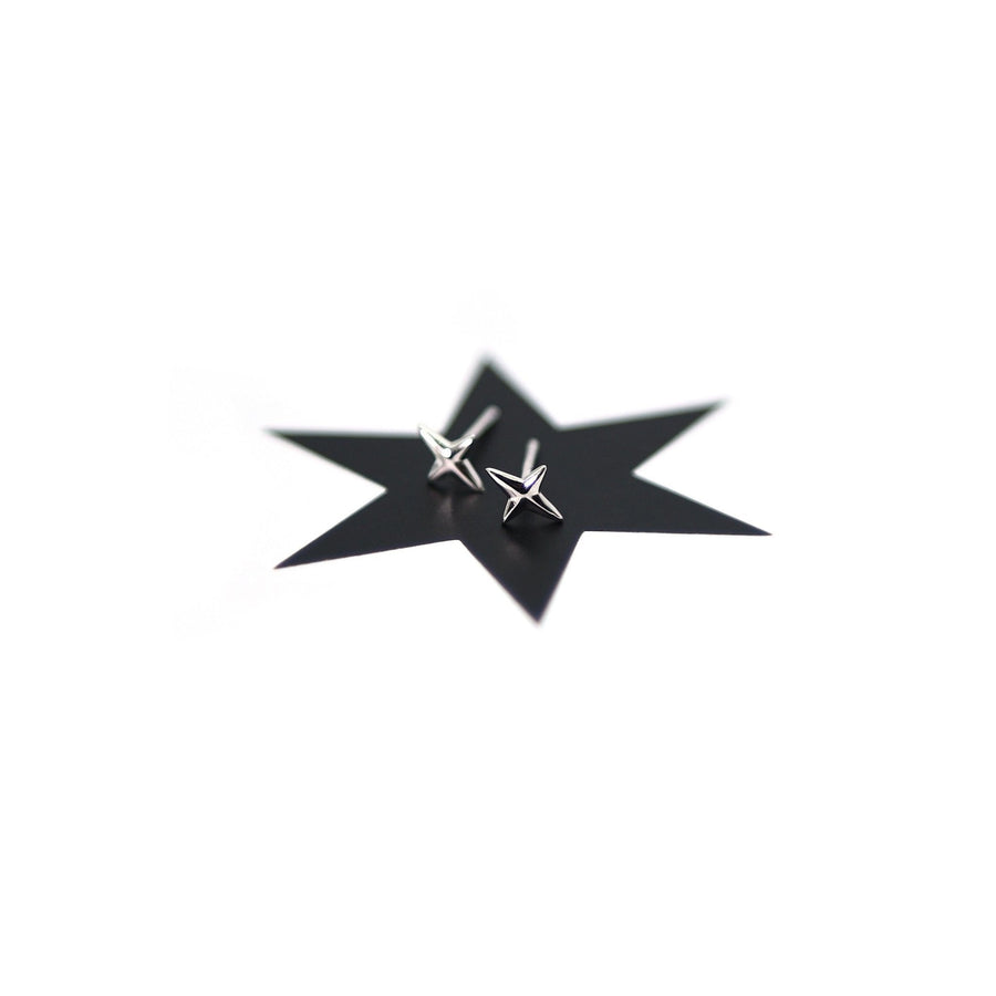Minimalistische Stern Ohrstecker Silber 925, kleine Stern Ohrringe, Ohrringe Stern Sterling Silber, süße Stern Ohrstecker, cooler Stern Schmuck von Pour la Rebelle